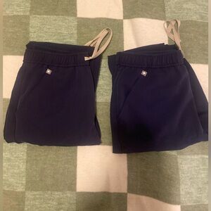 figs joggers size small